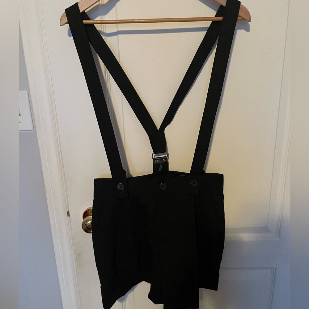 CLUB MONACO WOMEN’S SUSPENDER SHORTS